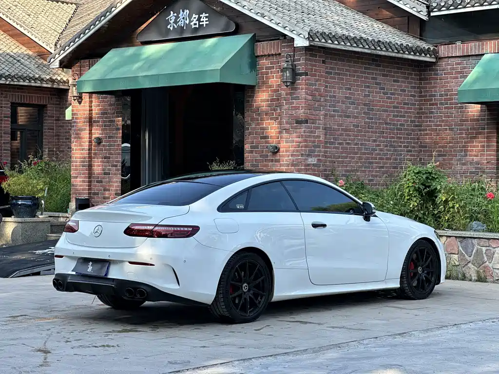 Mercedes-Benz E-Class 2022