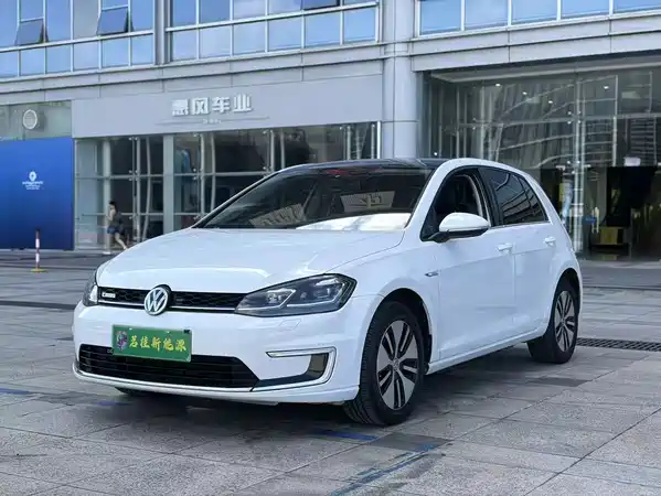 Volkswagen Golf Pure Electric 2021