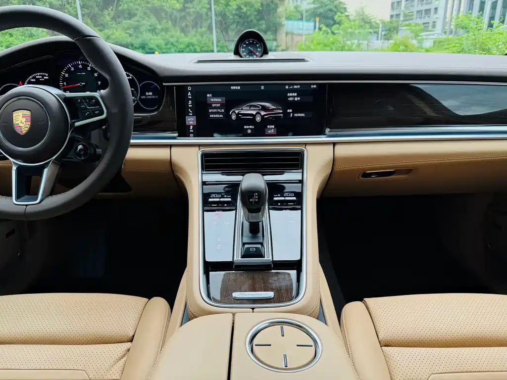 Porsche Panamera 2017 — фото 10