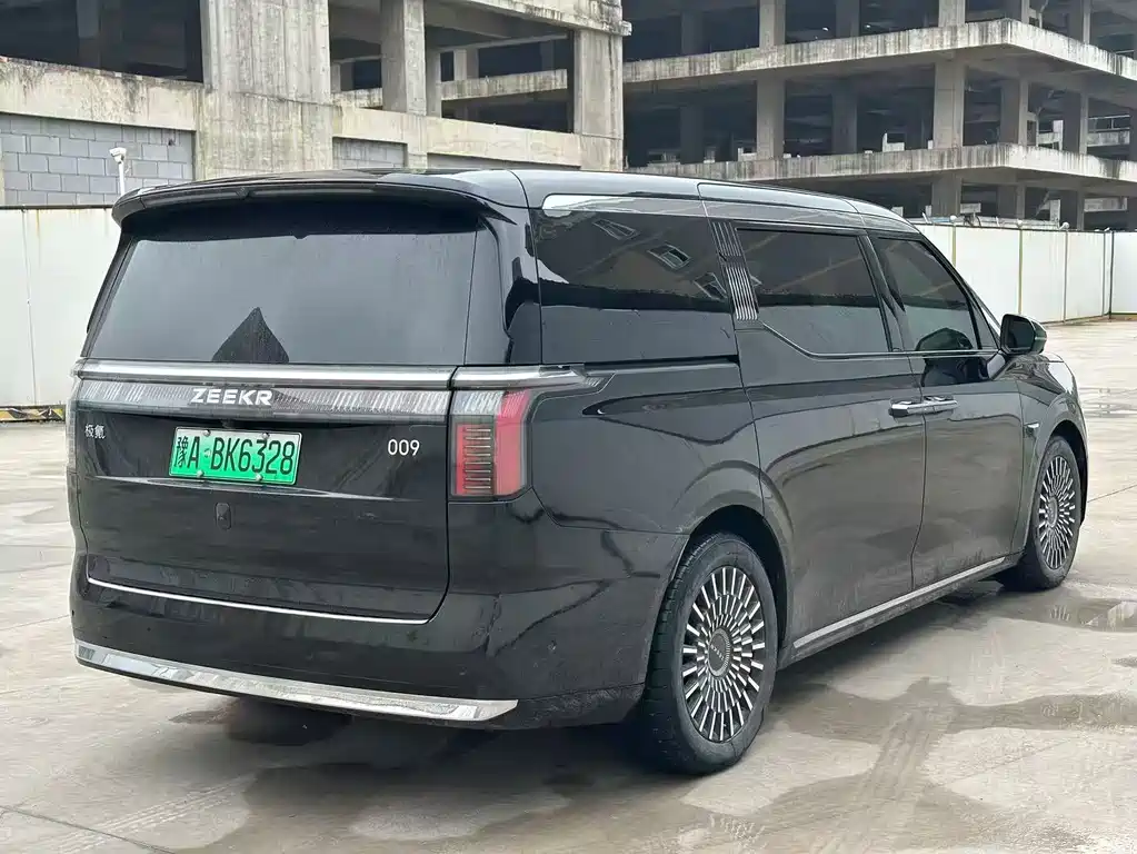 Zeekr 009 2025 — фото 9