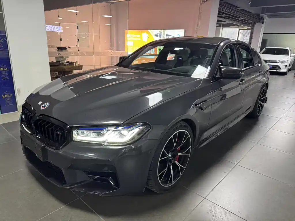 BMW M5 2021 — фото 1