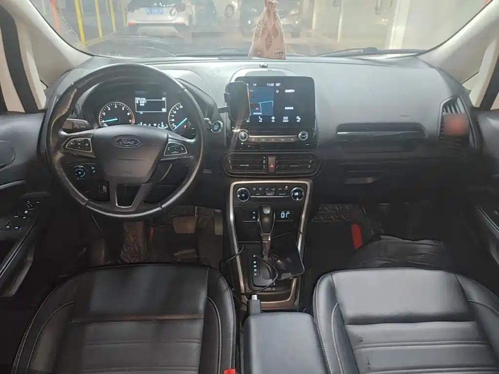 Ford EcoSport 2018 — фото 10