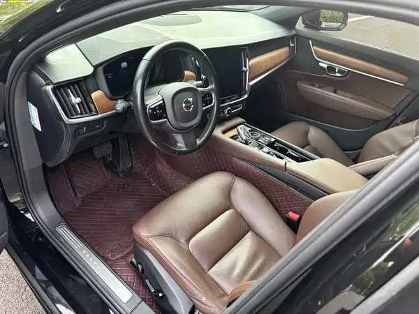 Volvo S90 2022