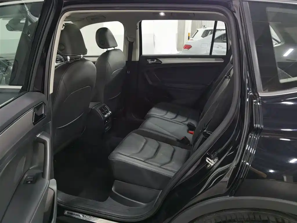 Volkswagen Tiguan L 2021 — фото 15