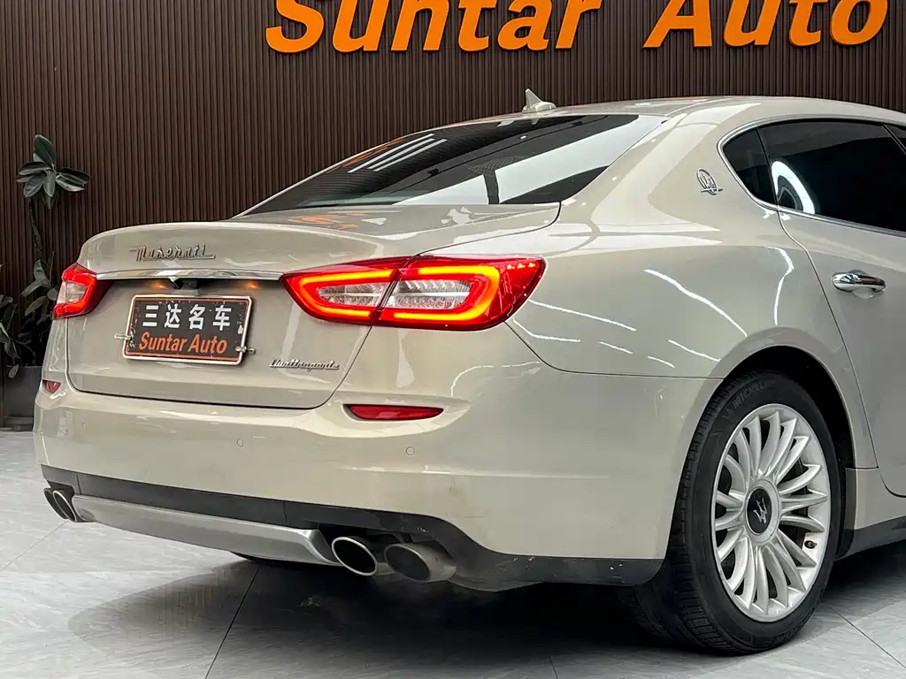 Maserati Quattroporte 2016 — фото 18