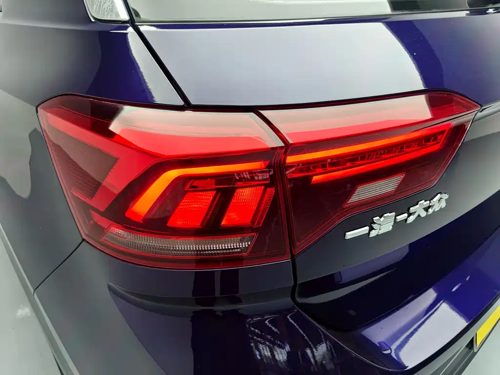 Volkswagen T-Roc 2019 — фото 11