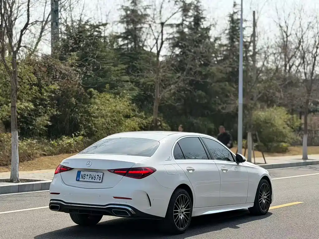 Mercedes-Benz C-Class 2024 — фото 15