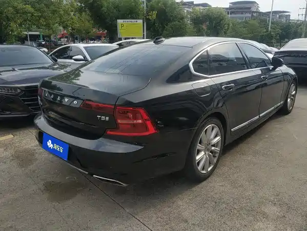 Volvo S90 2020