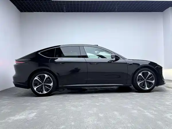 NIO ET5 2025