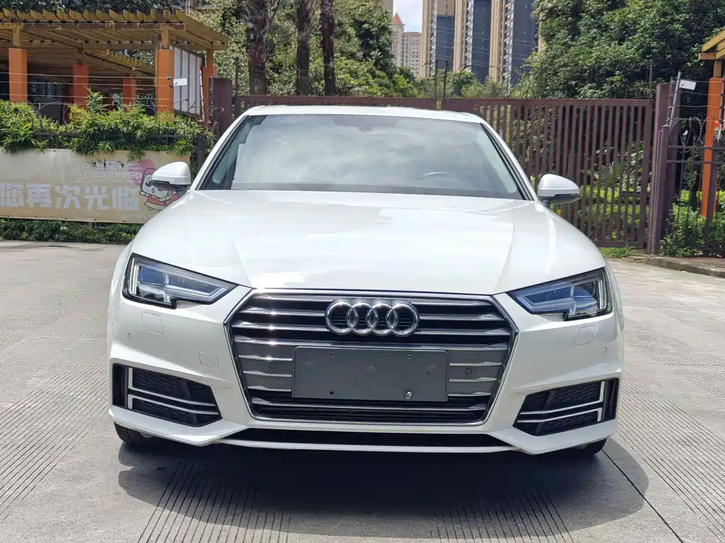 Audi A4L 2018
