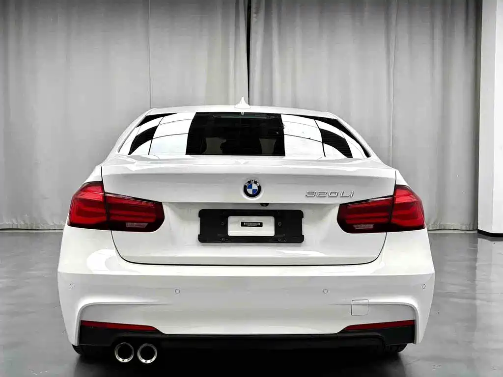 BMW 3 Series 2018 — фото 8