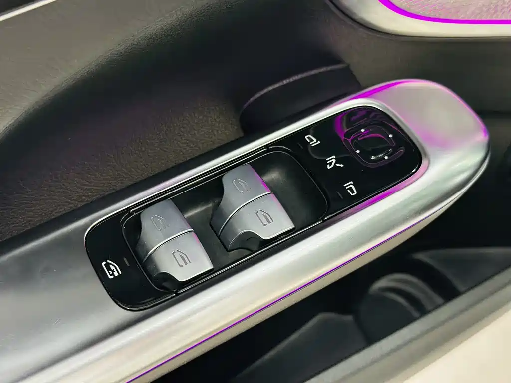 Mercedes-Benz C-Class 2024 — фото 15
