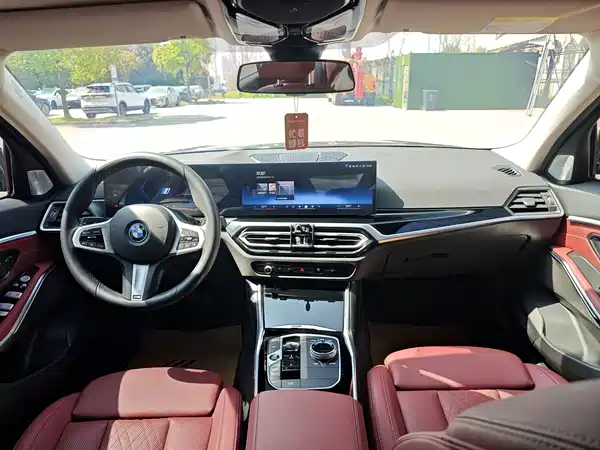 BMW i3 2024