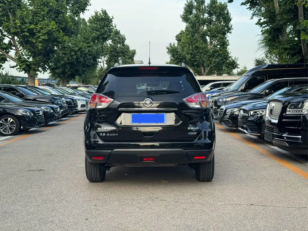 Nissan X-Trail 2015