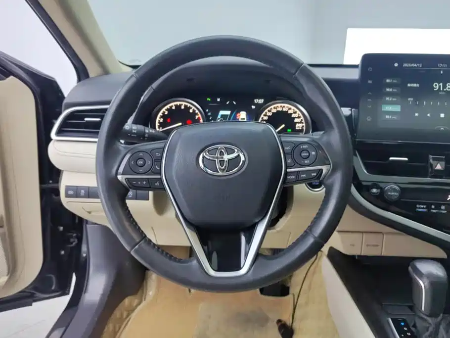 Toyota Camry 2021 — фото 15