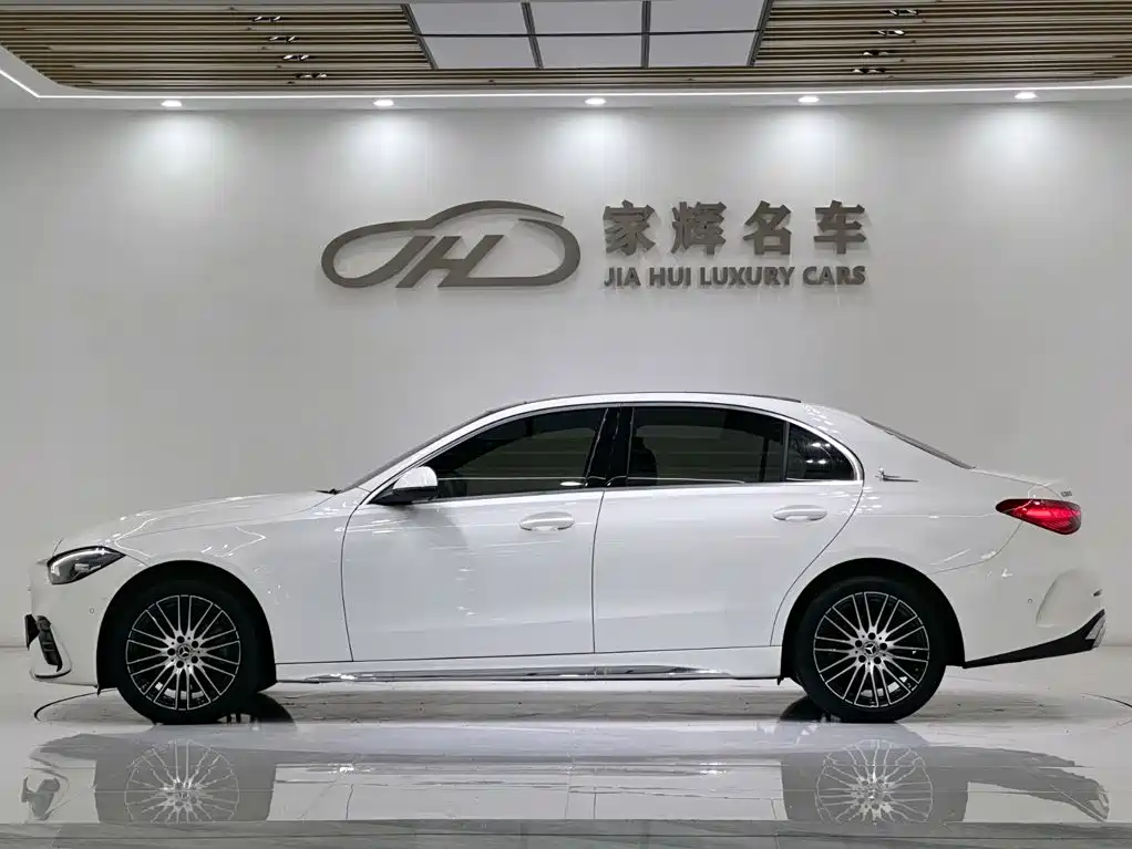Mercedes-Benz C-Class 2024