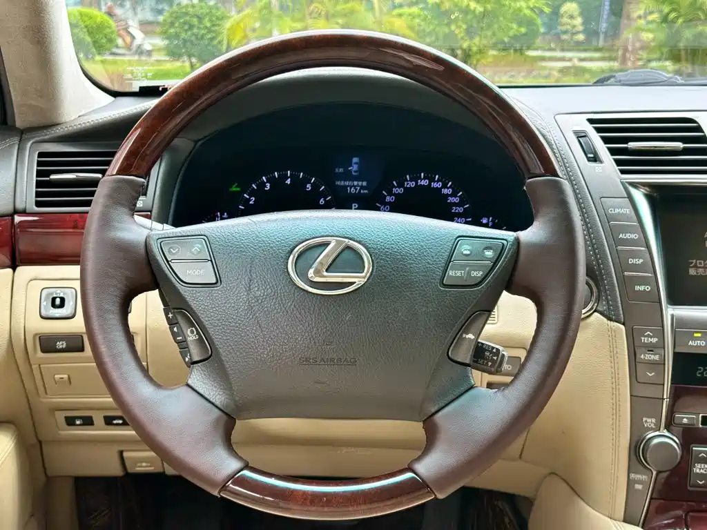 Lexus LS 2009 — фото 18