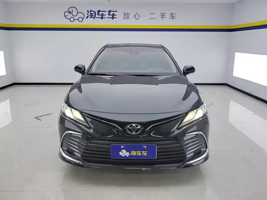 Toyota Camry 2021 — фото 2