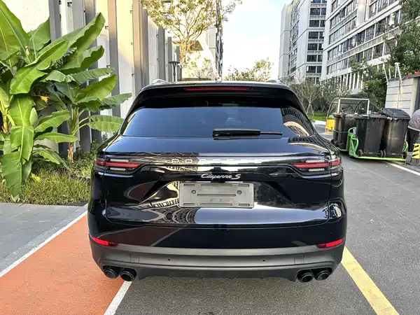 Porsche Cayenne 2021