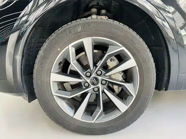 Audi Q5L 2023