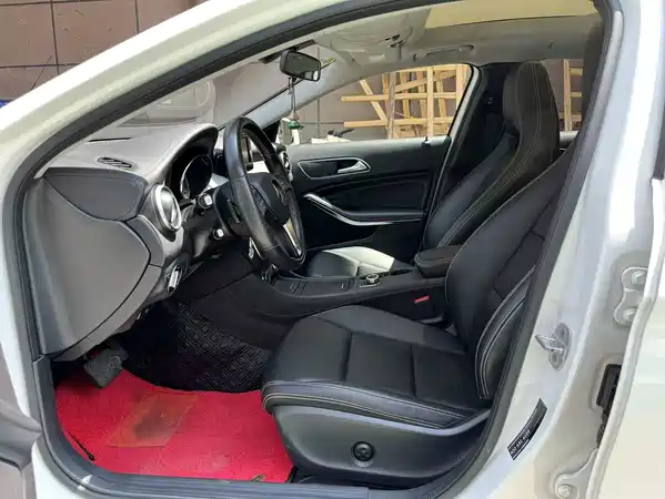 Mercedes-Benz GLA 2015