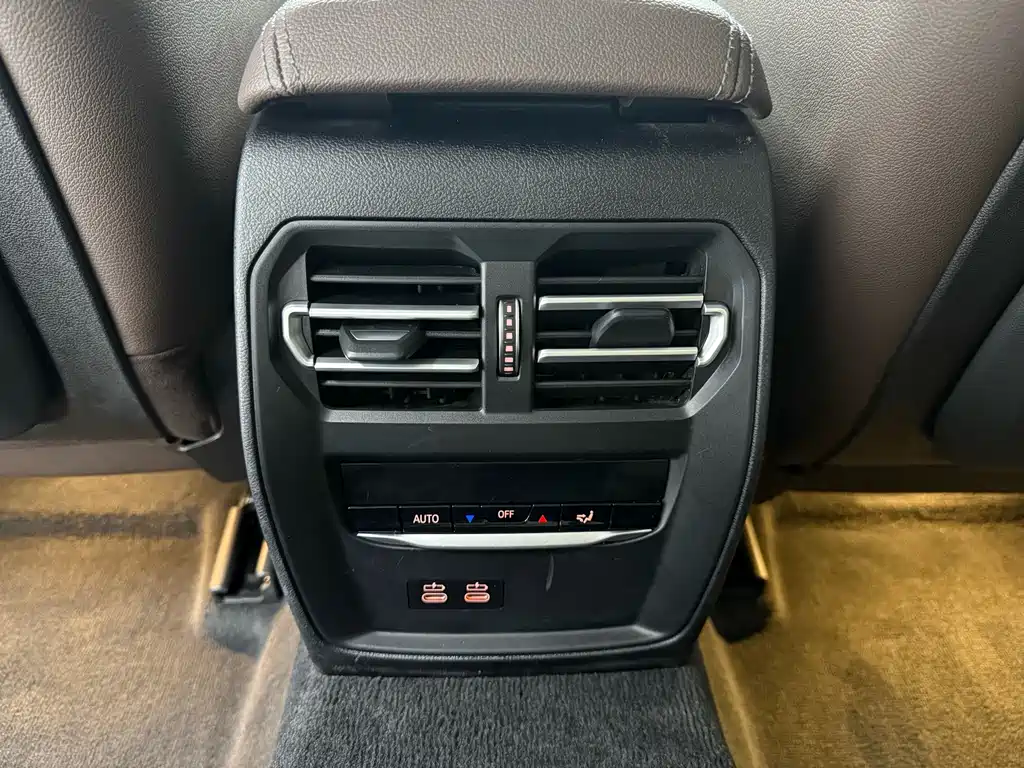 BMW 3 Series 2019 — фото 14