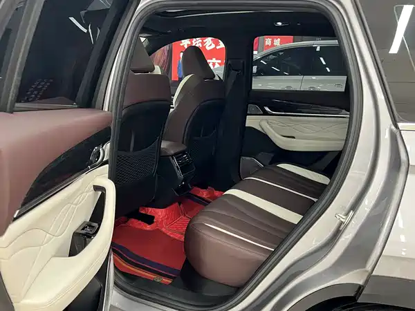 Geely Xingyue L 2024