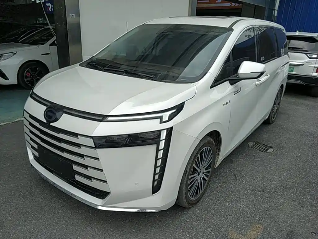 GAC Trumpchi E8 PHEV 2024 — фото 2