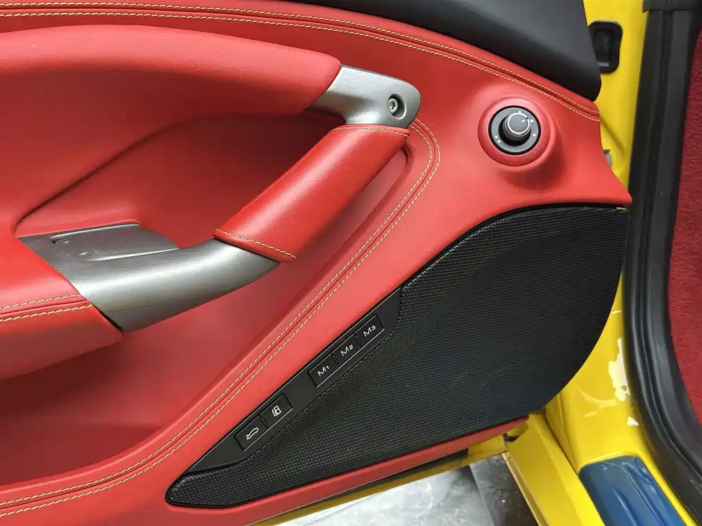 Ferrari F8 2021 — фото 11