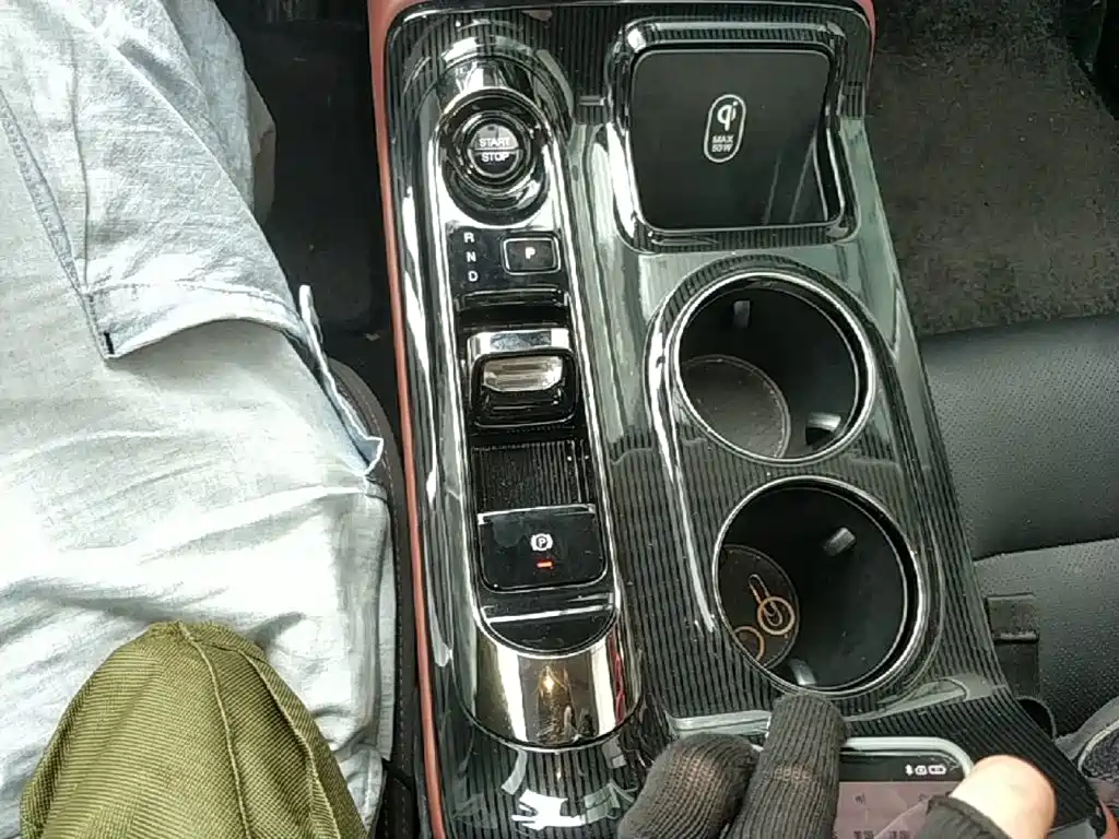 GAC Trumpchi E8 PHEV 2024 — фото 14