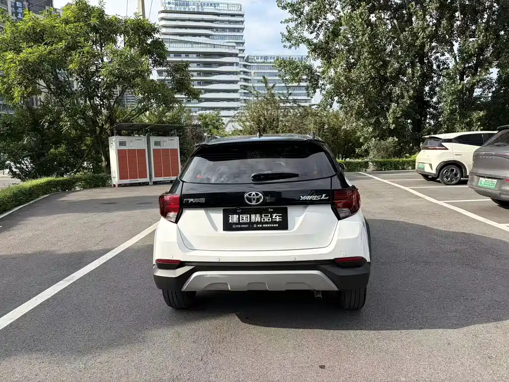 Toyota Yaris L 2020 — фото 15