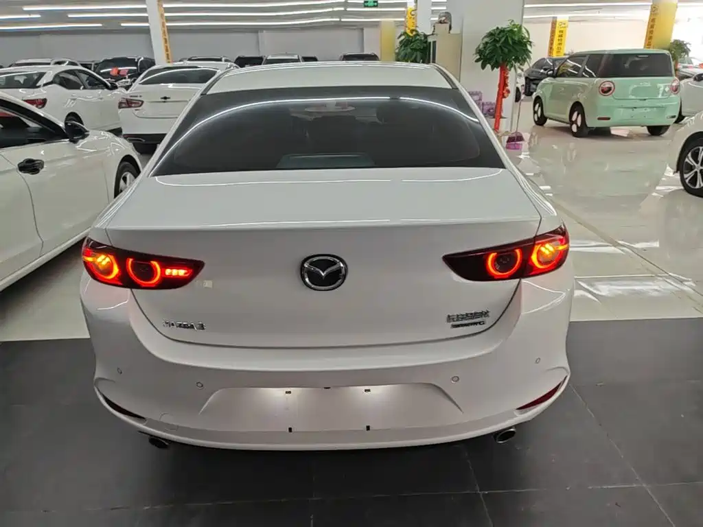 Mazda 3 Axela 2023