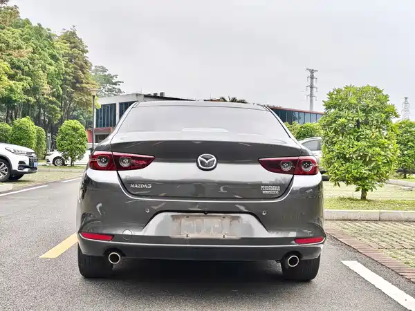 Mazda 3 Axela 2022