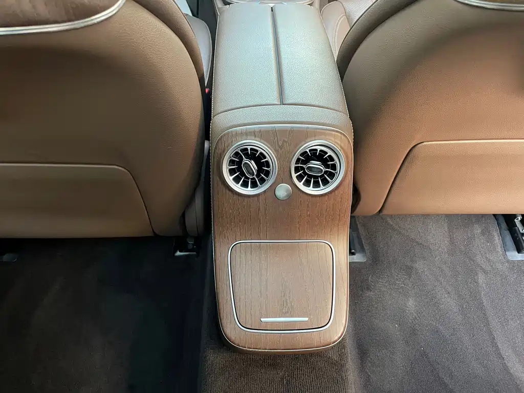 Mercedes-Benz E-Class 2023 — фото 13