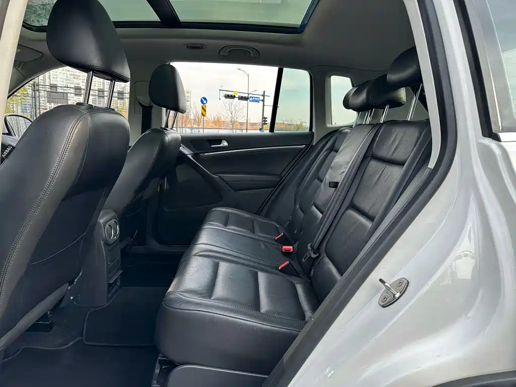 Volkswagen Tiguan 2015 — фото 9