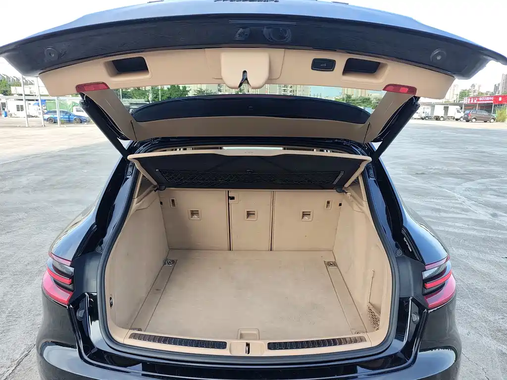 Porsche Macan 2016 — фото 14