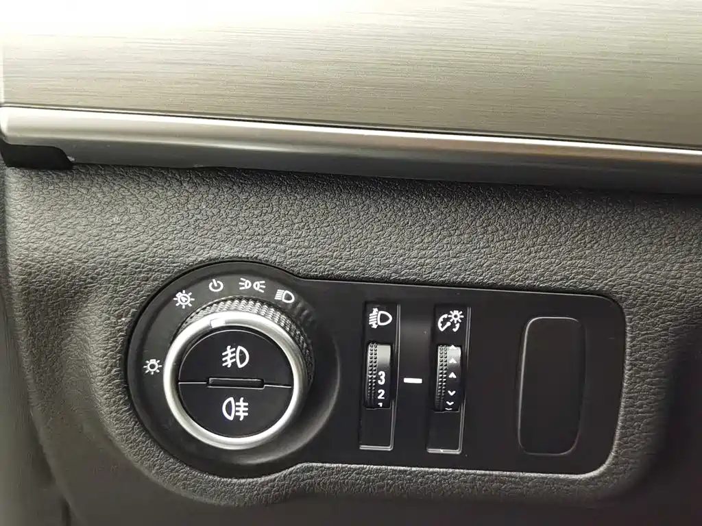 Haval H8 2018 — фото 21
