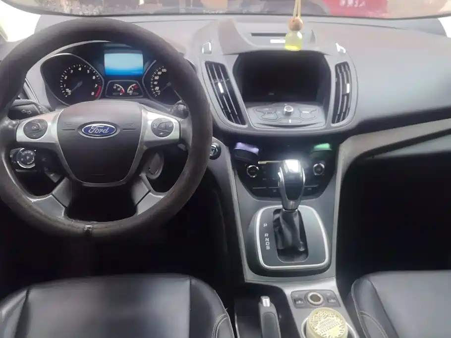 Ford Kuga 2015 — фото 12