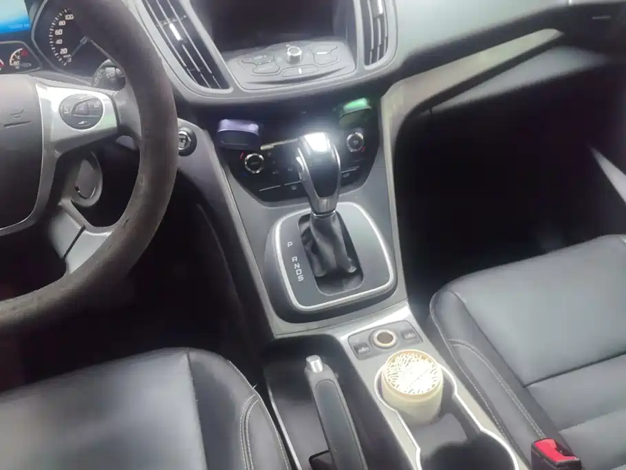 Ford Kuga 2015 — фото 16