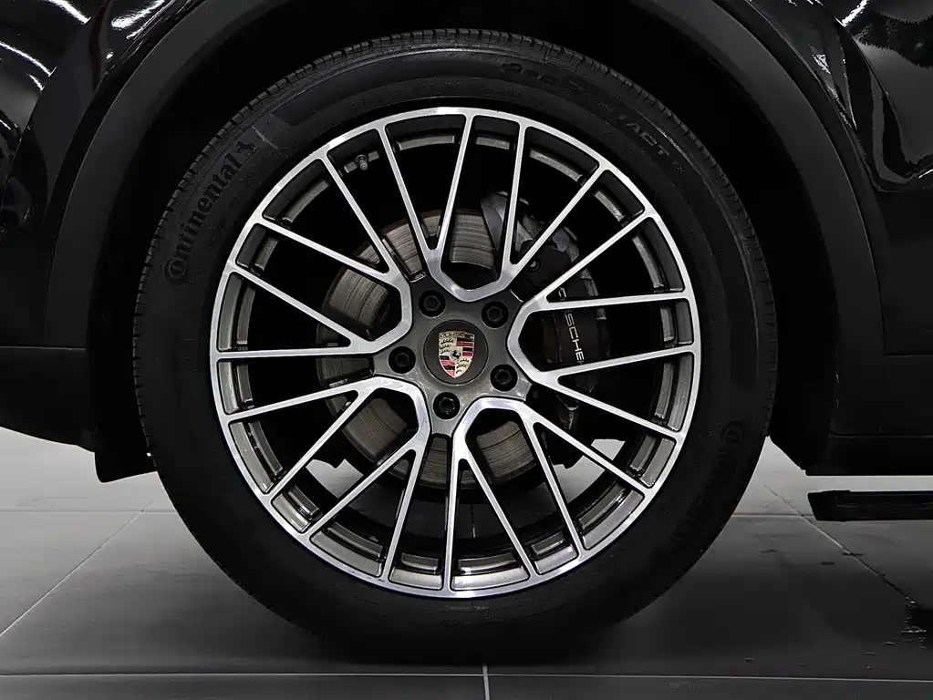 Porsche Cayenne 2019 — фото 8