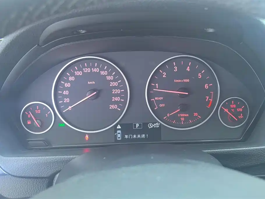BMW 3 Series 2017 — фото 14