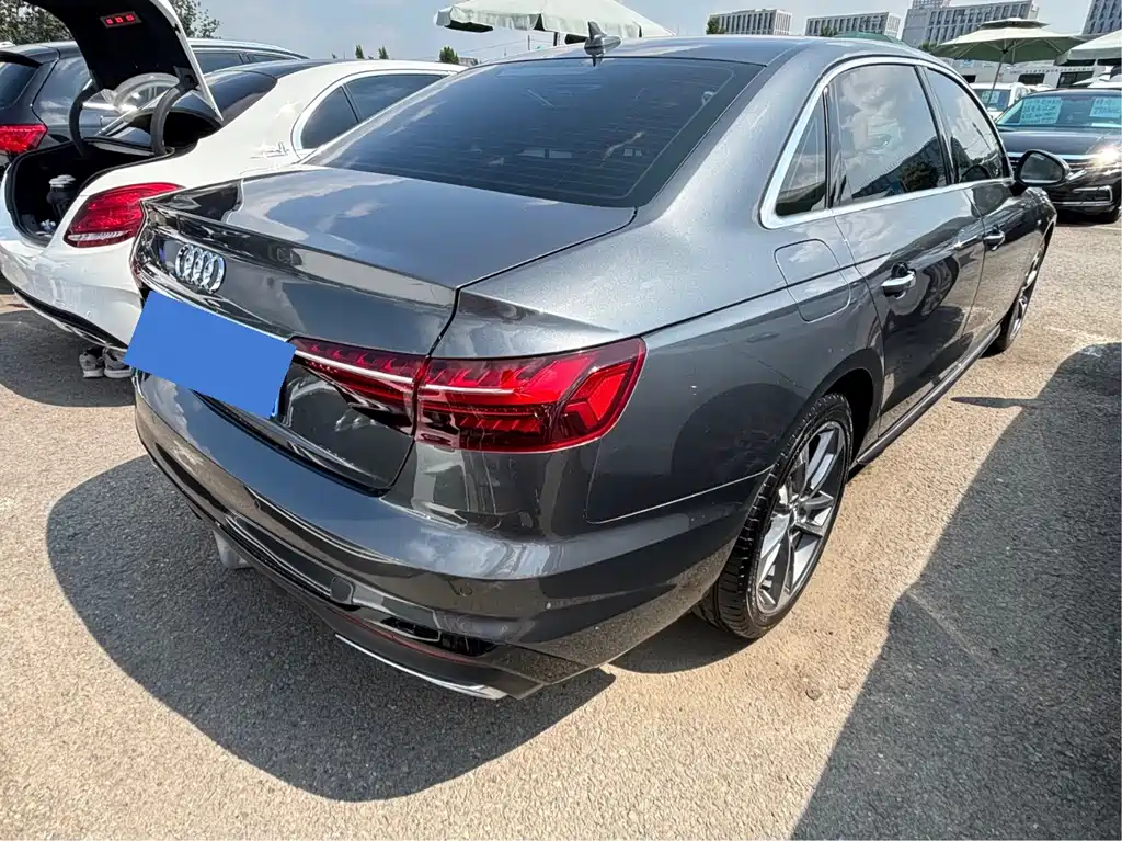 Audi A4L 2021