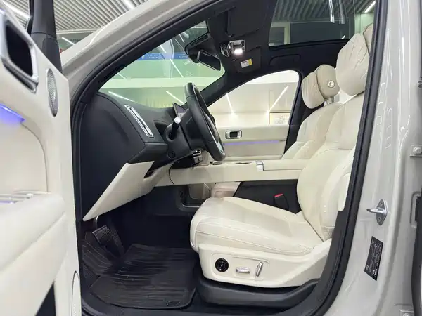Li Auto L6 2024