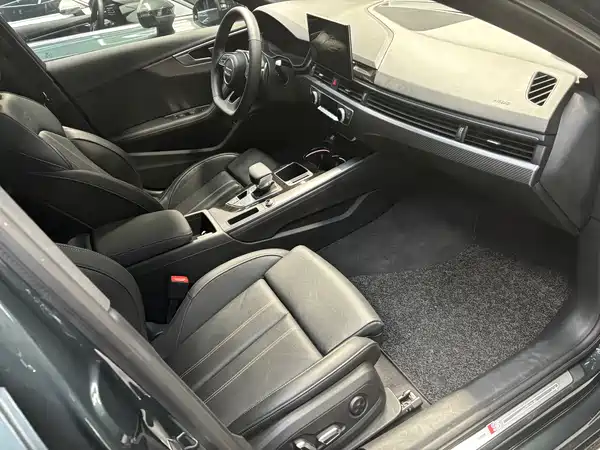 Audi A4L 2025