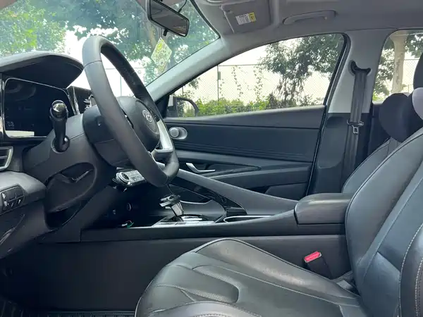 Hyundai Elantra 2023