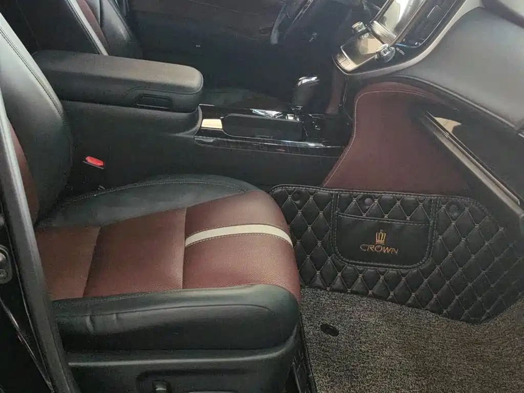 Toyota Crown 2017