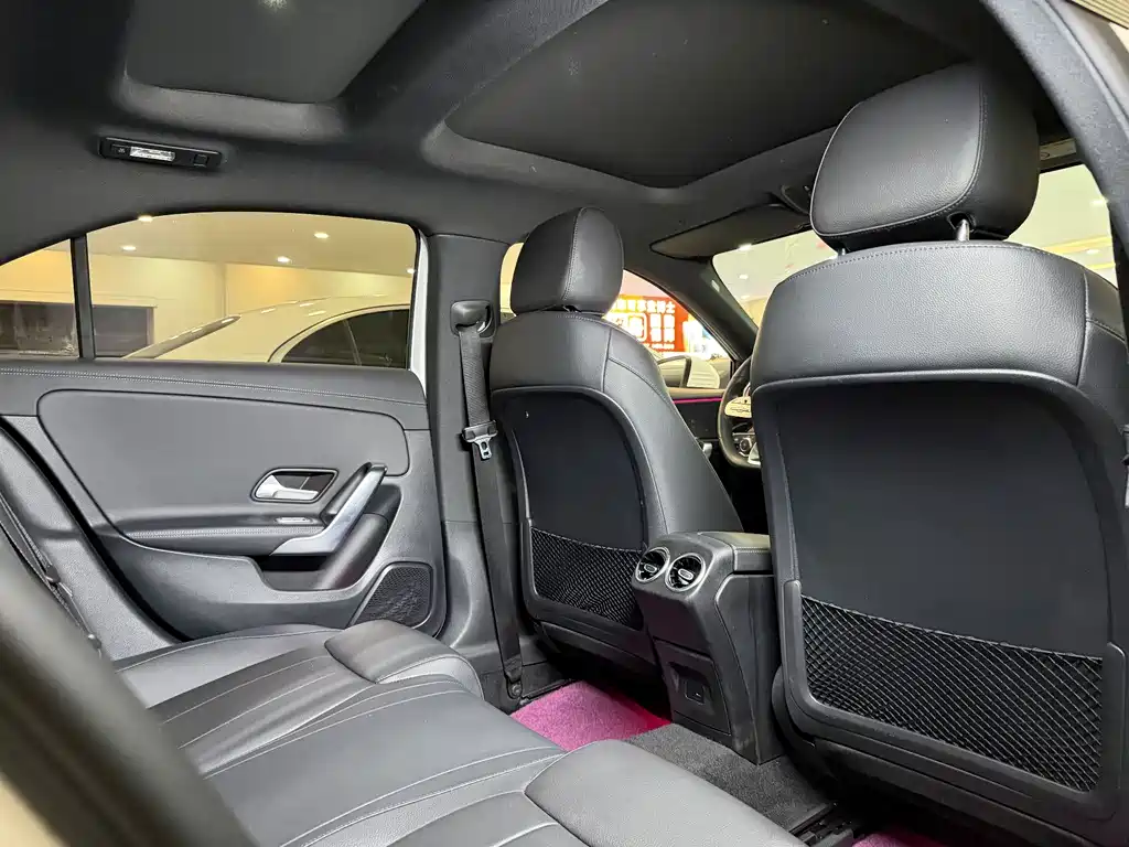 Mercedes-Benz A-Class 2022 — фото 10