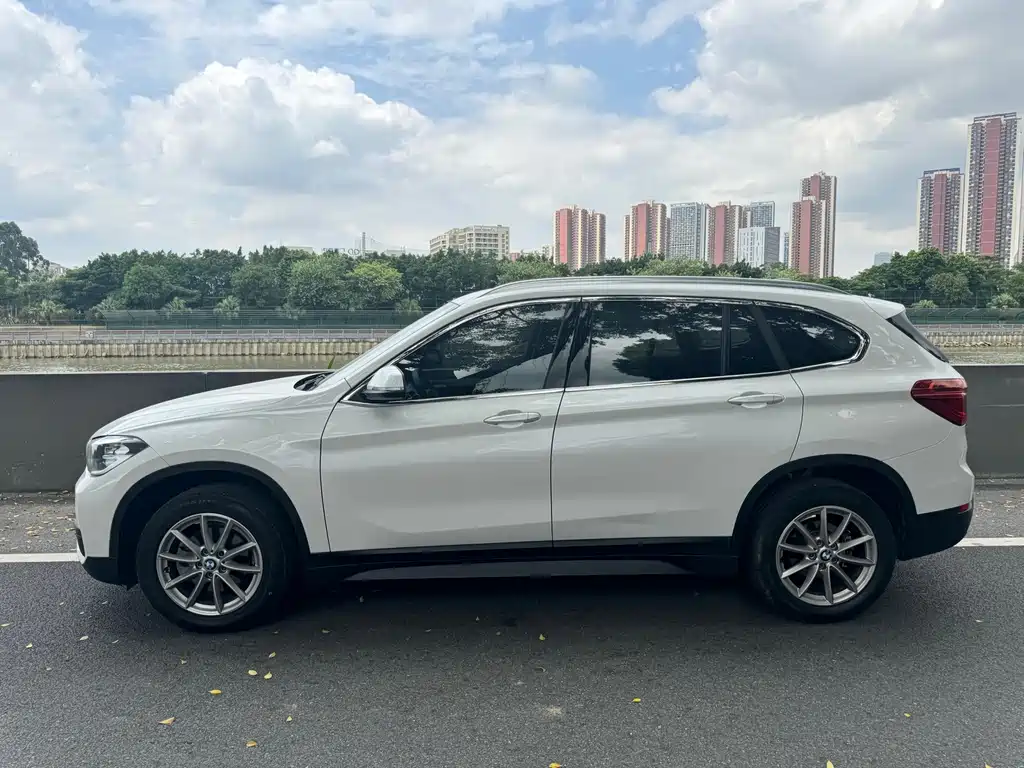 BMW X1 2019 — фото 15