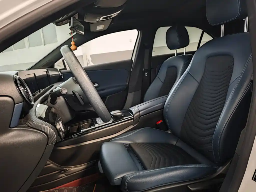 Mercedes-Benz A-Class 2019 — фото 16