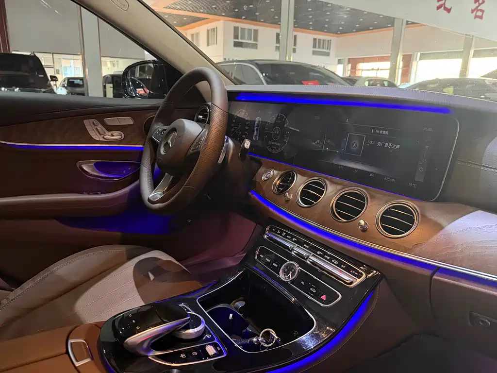 Mercedes-Benz E-Class 2017 — фото 14